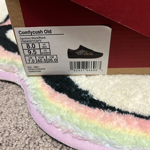 Vans - Picture 6 of 6